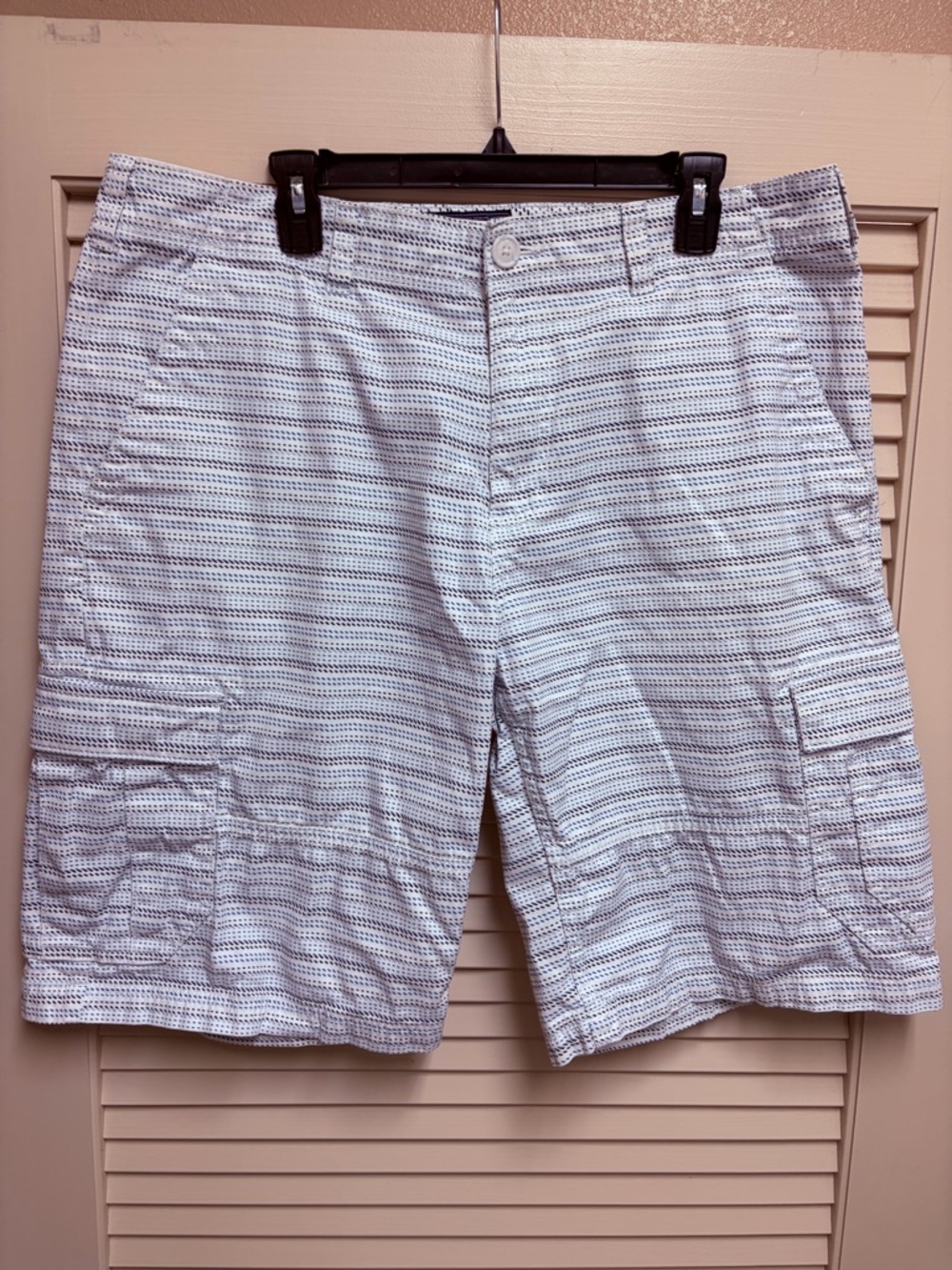 American Rag CIE Cargo Shorts Mens 36 White Blue Striped Relaxed Fit Cotton